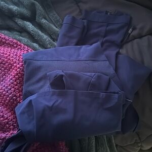 navy XS scrub set, only worn a couple times my new hospital requires diff color
